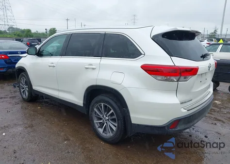 2019 Toyota Highlander Xle из США, поврежденный, VIN 5TDJZRFH3KS588598